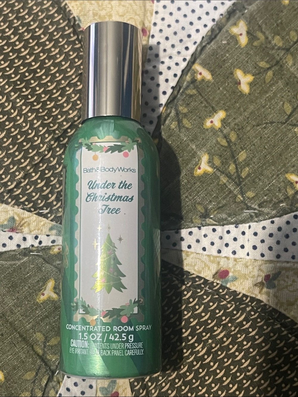 Bath & Body Works Under the Christmas Tree Concentrated Room Spray New unused